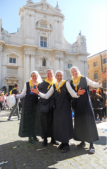 Loreto Papa   hermanas